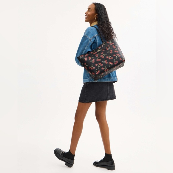 NWT Coach City Tote Bag With Cherry Print CCZ18 - Picture 7 of 8